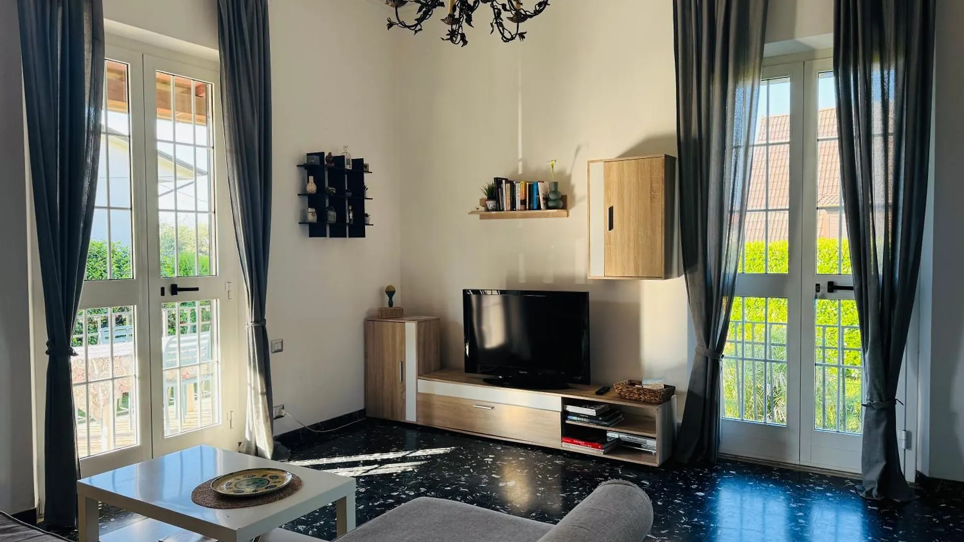 Versilia Apartment With Garden Montignoso Italien